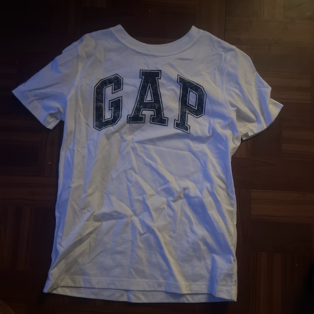 White gap T-shirt with gap written in navy blue